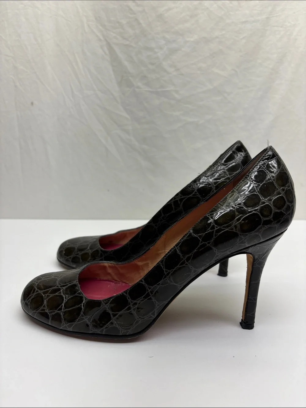 Kate Spade Croc embossed pumps in size 9 B, box 27